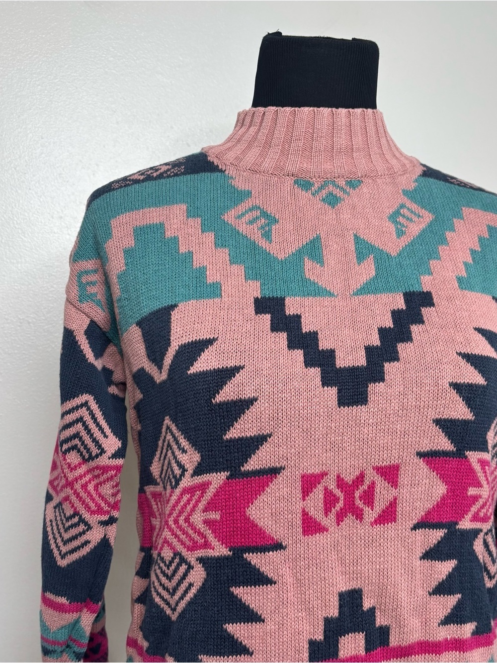 Vintage Woods & Gray Pink Southwestern Aztec Sweater Size Small